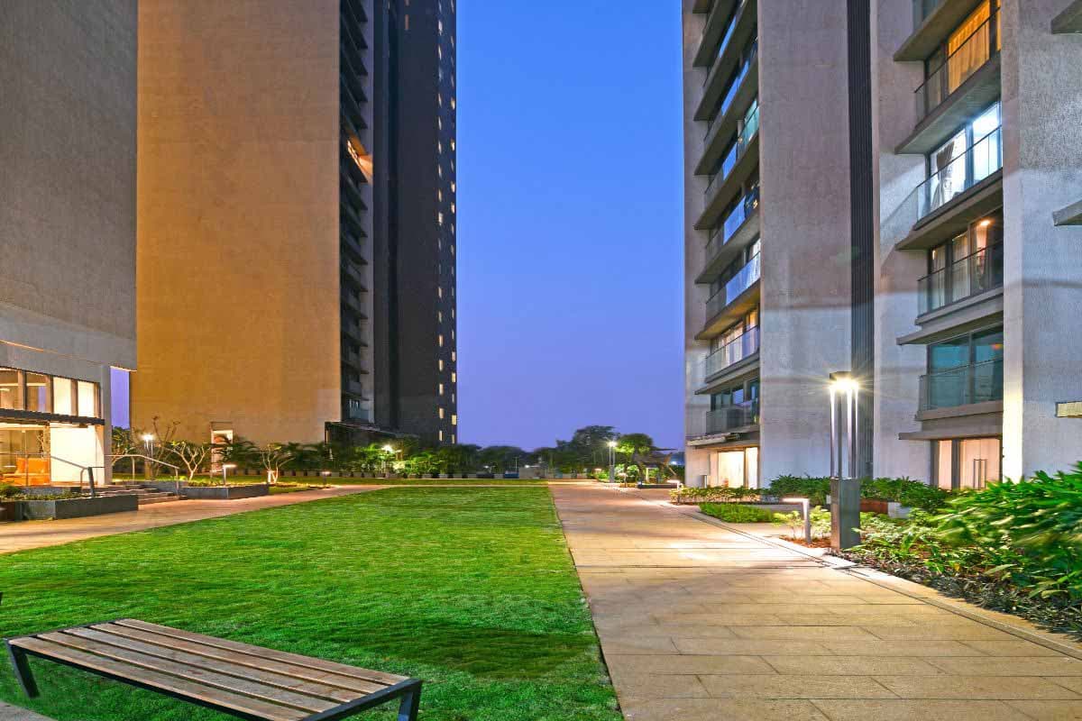 rustomjee paramount